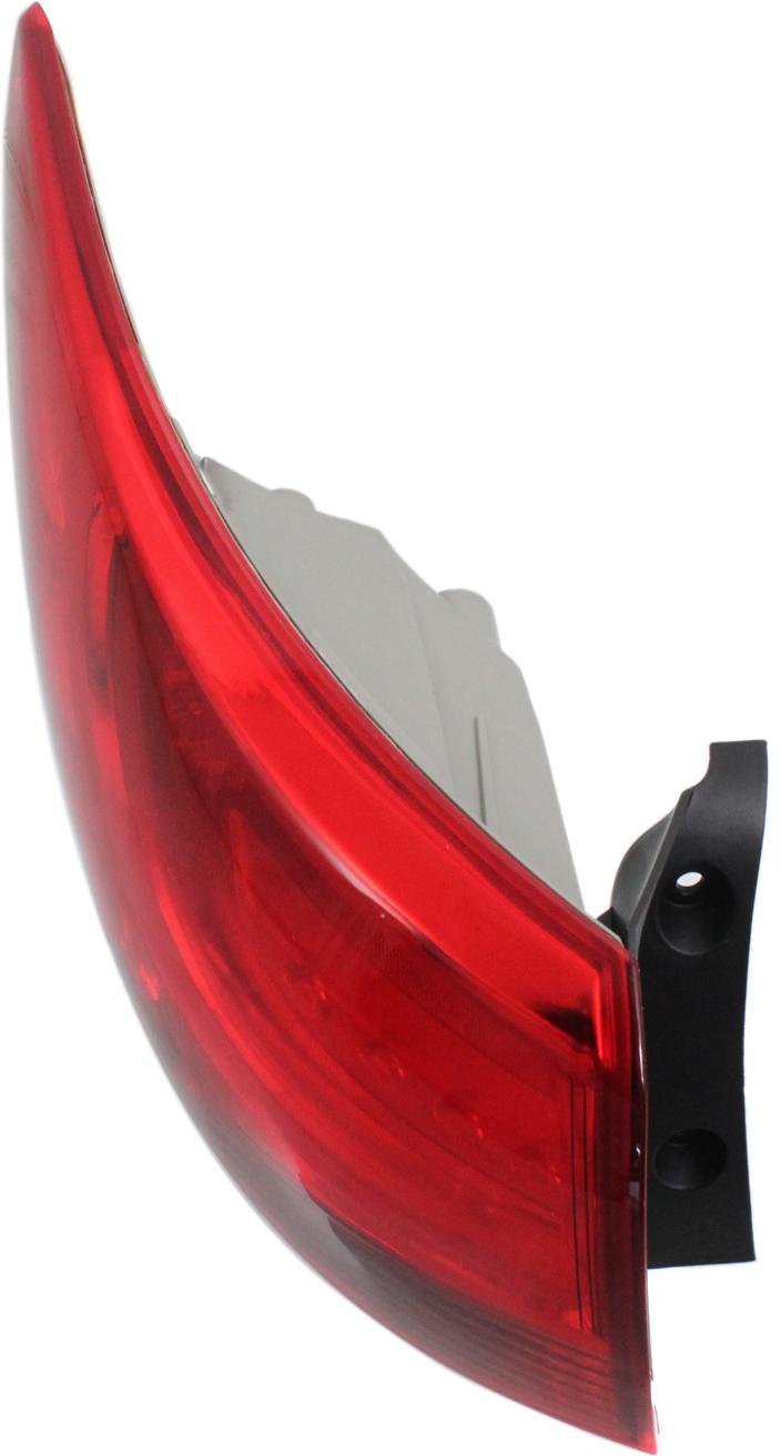 Tail Light Left Single Red W/ Bulb(s) - Replacement 2010-2015 Tucson