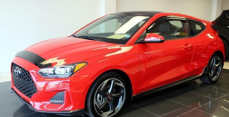 Hood Deflector Acrylic Black - FormFit 2019 Hyundai Veloster
